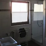 #7 Komfortables Gaestehaus Schlossblick Trunkelsberg ,Vollstaendig Ausgestattet, 2 Baeder, 3 Schlafzimmer, Top-Ausstattung *
