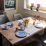Casa de Férias #7 Komfortables Gaestehaus Schlossblick Trunkelsberg ,Vollstaendig Ausgestattet, 2 Baeder, 3 Schlafzimmer, Top-Ausstattung *