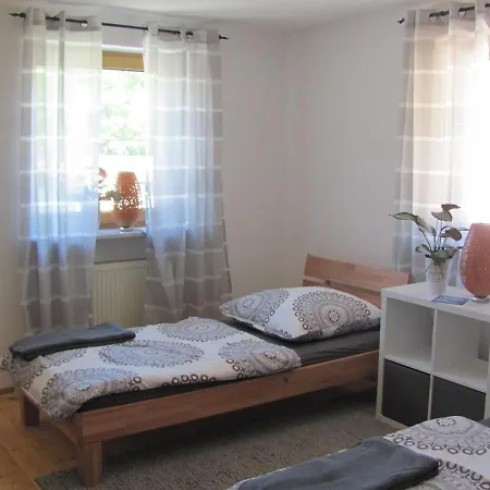 Schlossblick Ferienhaus: Cozy 6-person Retreat With Castle Views Holiday home Trunkelsberg