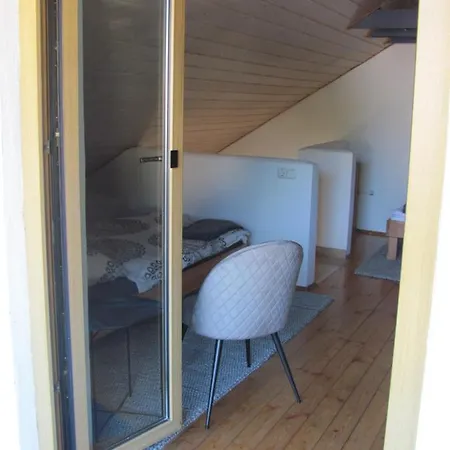 Schlossblick Ferienhaus: Cozy 6-person Retreat With Castle Views *