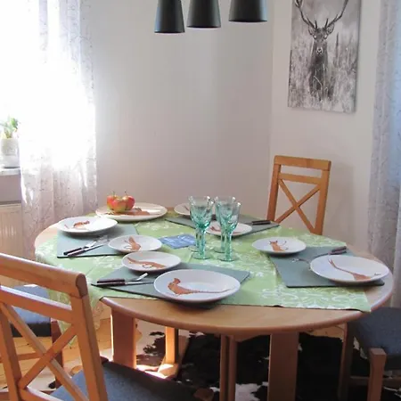 Schlossblick Ferienhaus: Cozy 6-person Retreat With Castle Views *
