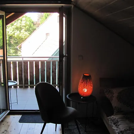 Schlossblick Ferienhaus: Cozy 6-person Retreat With Castle Views Holiday home Trunkelsberg