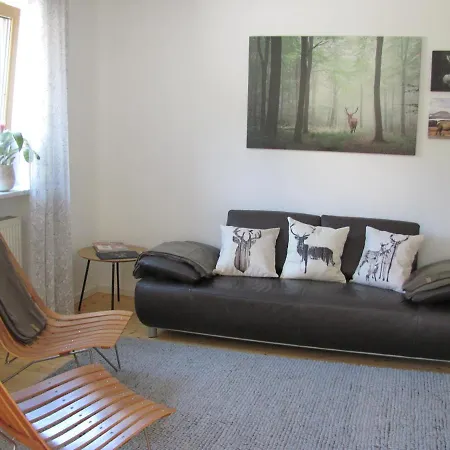 Schlossblick Ferienhaus: Cozy 6-person Retreat With Castle Views