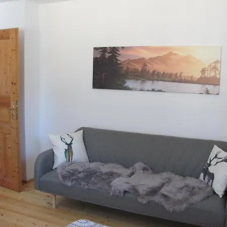 #7 Komfortables Gaestehaus Schlossblick ,vollstaendig Ausgestattet, 2 Baeder, 3 Schlafzimmer, Top-ausstattung Vakantiehuis